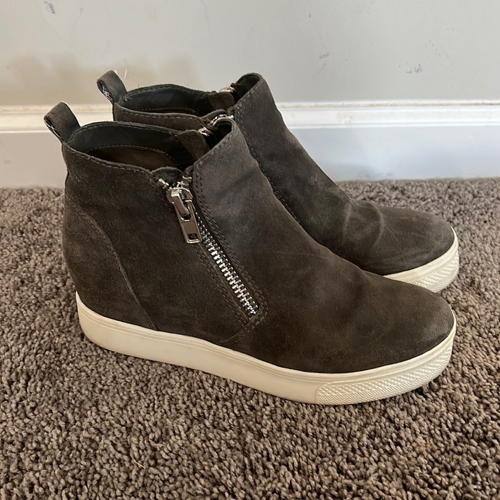 Steve Madden wedgie sneaker Grey Zip Sides 7  1/2